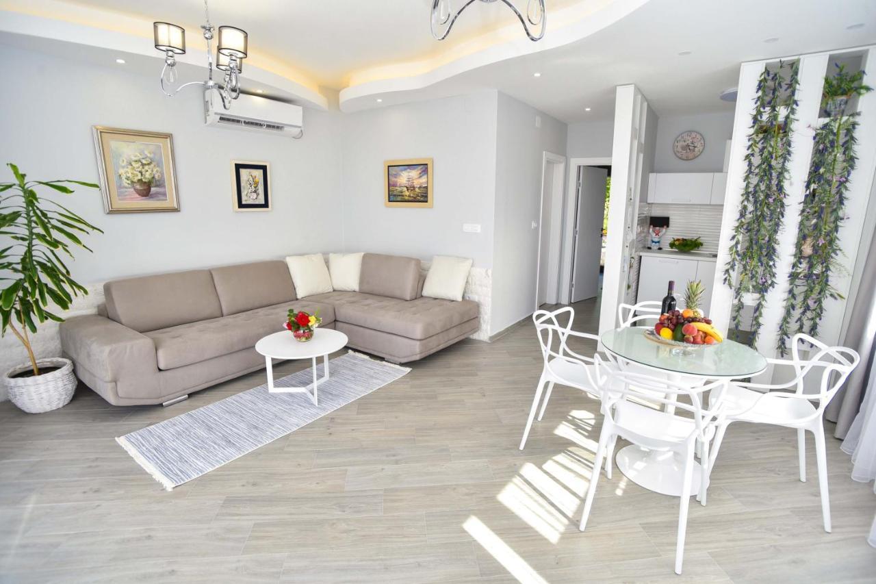 Verbalj Apartment With Swimming Pool Kotor Exteriör bild