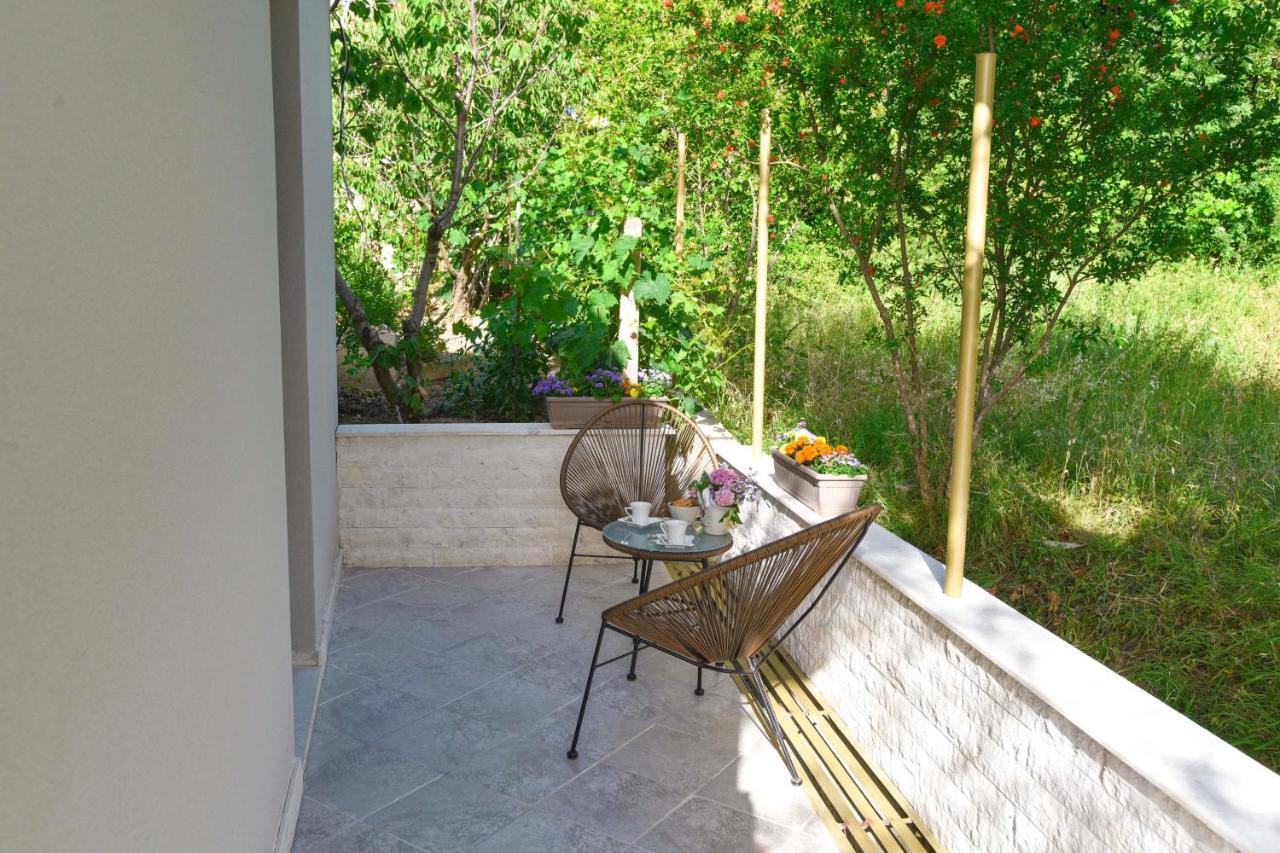 Verbalj Apartment With Swimming Pool Kotor Exteriör bild