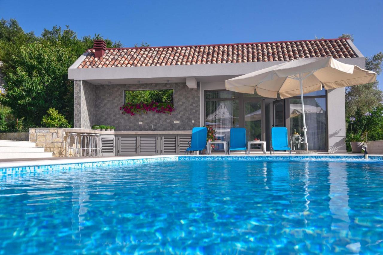Verbalj Apartment With Swimming Pool Kotor Exteriör bild
